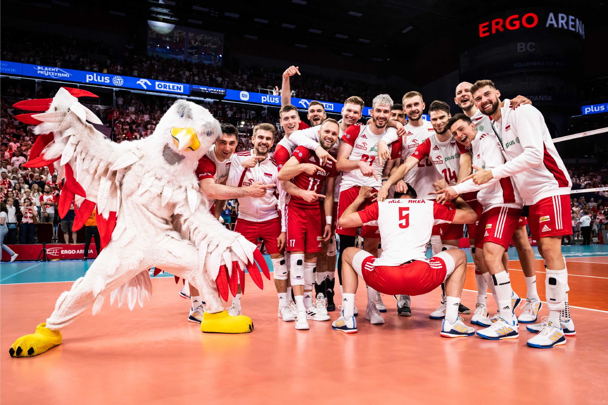 开云足球直播-奥地利队险胜波兰队，波尔刷新纪录